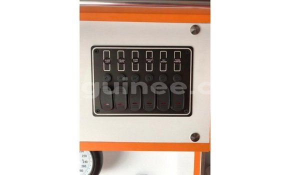 Acheter Import Voiture Toyota Hiace Blanc à Import - Dubai, Conakry Acheter Import Voiture Toyota Hiace Blanc à Import - Dubai, Conakry