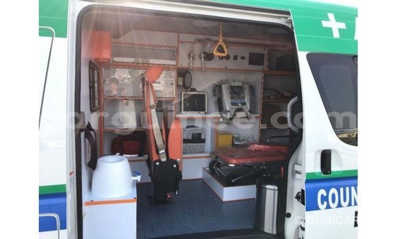 Buy Import Toyota Hiace White Car in Import - Dubai in Conakry Buy Import Toyota Hiace White Car in Import - Dubai in Conakry