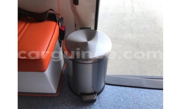 Buy Import Toyota Hiace White Car in Import - Dubai in Conakry Buy Import Toyota Hiace White Car in Import - Dubai in Conakry