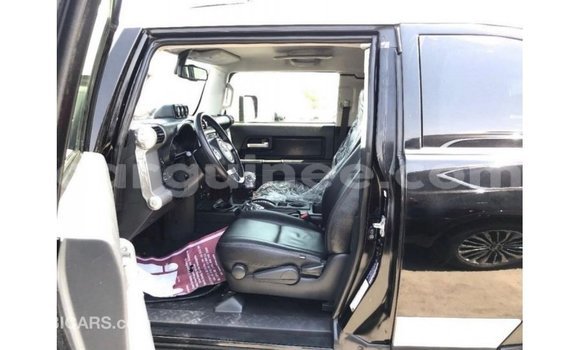 Acheter Import Voiture Toyota FJ Cruiser Noir à Import - Dubai, Conakry Acheter Import Voiture Toyota FJ Cruiser Noir à Import - Dubai, Conakry