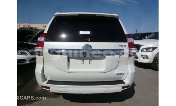 Acheter Import Voiture Toyota Prado Blanc à Import - Dubai, Conakry Acheter Import Voiture Toyota Prado Blanc à Import - Dubai, Conakry