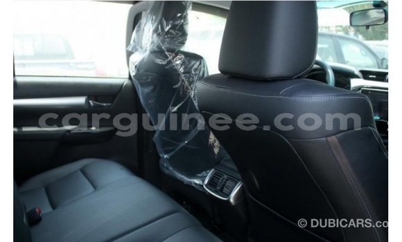 Acheter Import Voiture Toyota Hilux Autre à Import - Dubai, Conakry Acheter Import Voiture Toyota Hilux Autre à Import - Dubai, Conakry