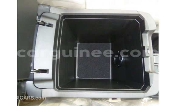 Acheter Import Voiture Toyota Prado Blanc à Import - Dubai, Conakry Acheter Import Voiture Toyota Prado Blanc à Import - Dubai, Conakry