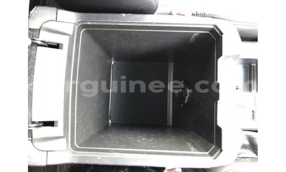 Acheter Import Voiture Toyota Prado Blanc à Import - Dubai, Conakry Acheter Import Voiture Toyota Prado Blanc à Import - Dubai, Conakry