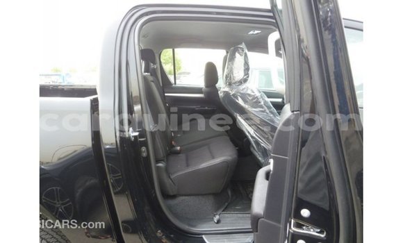 Acheter Import Voiture Toyota Hilux Noir à Import - Dubai, Conakry Acheter Import Voiture Toyota Hilux Noir à Import - Dubai, Conakry