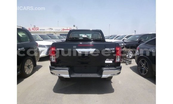 Acheter Import Voiture Toyota Hilux Noir à Import - Dubai, Conakry Acheter Import Voiture Toyota Hilux Noir à Import - Dubai, Conakry