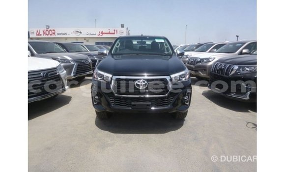 Acheter Import Voiture Toyota Hilux Noir à Import - Dubai, Conakry Acheter Import Voiture Toyota Hilux Noir à Import - Dubai, Conakry