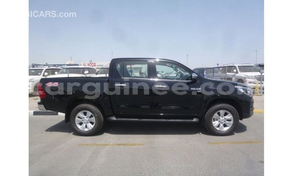 Acheter Import Voiture Toyota Hilux Noir à Import - Dubai, Conakry Acheter Import Voiture Toyota Hilux Noir à Import - Dubai, Conakry