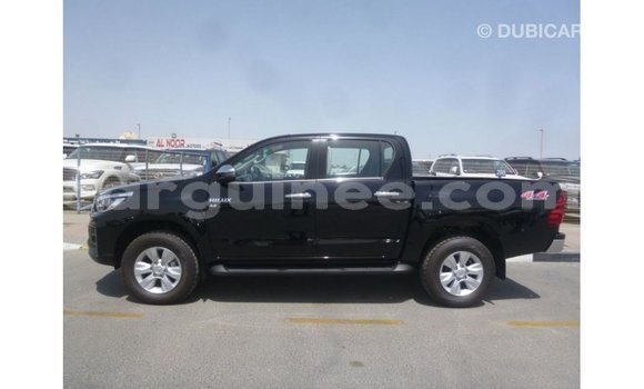 Acheter Import Voiture Toyota Hilux Noir à Import - Dubai, Conakry Acheter Import Voiture Toyota Hilux Noir à Import - Dubai, Conakry