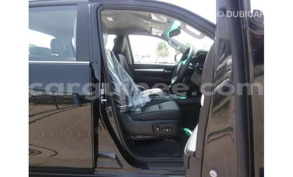 Acheter Import Voiture Toyota Hilux Noir à Import - Dubai, Conakry Acheter Import Voiture Toyota Hilux Noir à Import - Dubai, Conakry