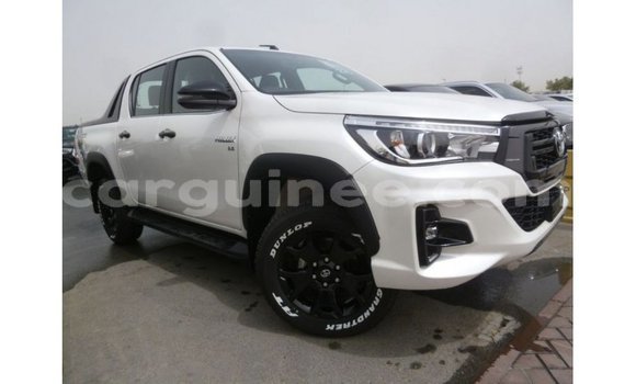 Acheter Import Voiture Toyota Hilux Blanc à Import - Dubai, Conakry Acheter Import Voiture Toyota Hilux Blanc à Import - Dubai, Conakry