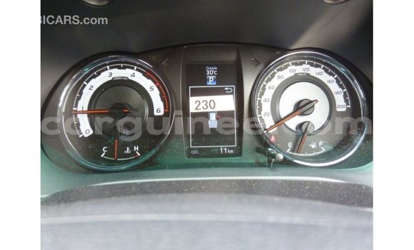 Acheter Import Voiture Toyota Hilux Blanc à Import - Dubai, Conakry Acheter Import Voiture Toyota Hilux Blanc à Import - Dubai, Conakry