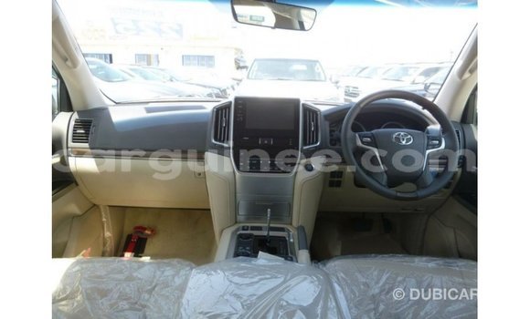 Acheter Import Voiture Toyota Land Cruiser Blanc à Import - Dubai, Conakry Acheter Import Voiture Toyota Land Cruiser Blanc à Import - Dubai, Conakry