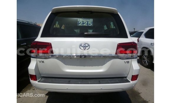 Acheter Import Voiture Toyota Land Cruiser Blanc à Import - Dubai, Conakry Acheter Import Voiture Toyota Land Cruiser Blanc à Import - Dubai, Conakry