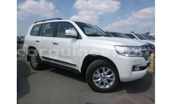 Acheter Import Voiture Toyota Land Cruiser Blanc à Import - Dubai, Conakry Acheter Import Voiture Toyota Land Cruiser Blanc à Import - Dubai, Conakry