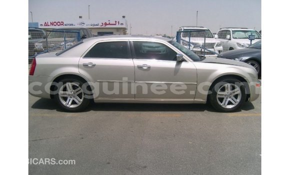 Buy Import Chrysler 300 Beige Car in Import - Dubai in Conakry Buy Import Chrysler 300 Beige Car in Import - Dubai in Conakry