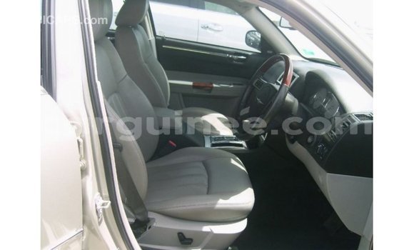 Buy Import Chrysler 300 Beige Car in Import - Dubai in Conakry Buy Import Chrysler 300 Beige Car in Import - Dubai in Conakry