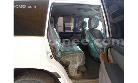 Acheter Import Voiture Toyota Land Cruiser Blanc à Import - Dubai, Conakry Acheter Import Voiture Toyota Land Cruiser Blanc à Import - Dubai, Conakry