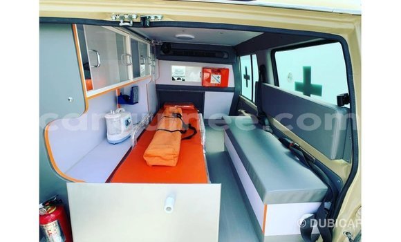 Buy Import Toyota Land Cruiser Beige Car in Import - Dubai in Conakry Buy Import Toyota Land Cruiser Beige Car in Import - Dubai in Conakry