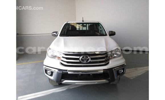 Acheter Import Voiture Toyota Hilux Blanc à Import - Dubai, Conakry Acheter Import Voiture Toyota Hilux Blanc à Import - Dubai, Conakry