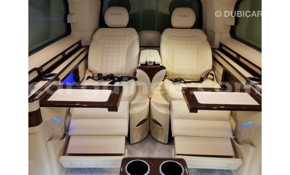 Acheter Import Voiture Mercedes-Benz 250 Noir à Import - Dubai, Conakry Acheter Import Voiture Mercedes-Benz 250 Noir à Import - Dubai, Conakry