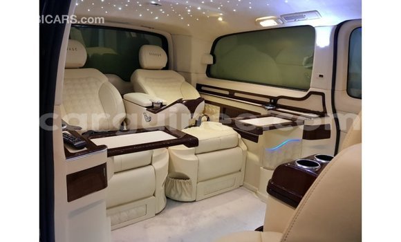 Acheter Import Voiture Mercedes-Benz 250 Noir à Import - Dubai, Conakry Acheter Import Voiture Mercedes-Benz 250 Noir à Import - Dubai, Conakry