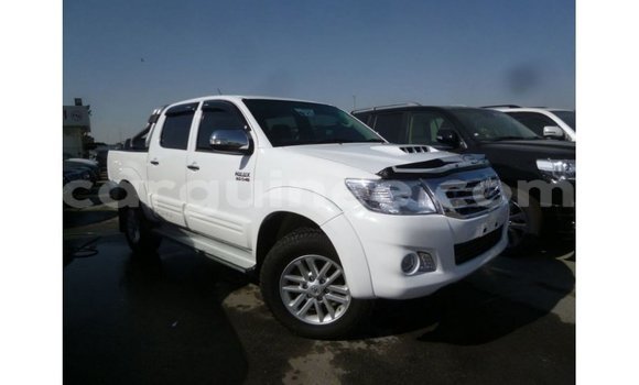 Acheter Import Voiture Toyota Hilux Blanc à Import - Dubai, Conakry Acheter Import Voiture Toyota Hilux Blanc à Import - Dubai, Conakry