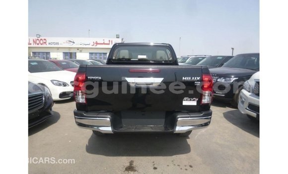 Acheter Import Voiture Toyota Hilux Noir à Import - Dubai, Conakry Acheter Import Voiture Toyota Hilux Noir à Import - Dubai, Conakry