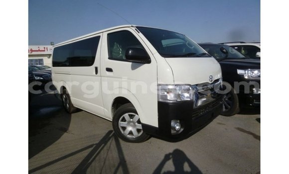 Acheter Import Voiture Toyota Hiace Blanc à Import - Dubai, Conakry Acheter Import Voiture Toyota Hiace Blanc à Import - Dubai, Conakry