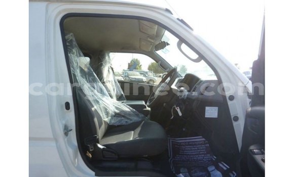 Buy Import Toyota Hiace White Car in Import - Dubai in Conakry Buy Import Toyota Hiace White Car in Import - Dubai in Conakry