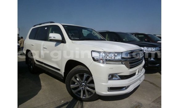 Buy Import Toyota Land Cruiser White Car in Import - Dubai in Conakry Buy Import Toyota Land Cruiser White Car in Import - Dubai in Conakry