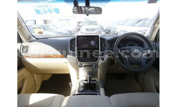 Buy Import Toyota Land Cruiser White Car in Import - Dubai in Conakry Buy Import Toyota Land Cruiser White Car in Import - Dubai in Conakry