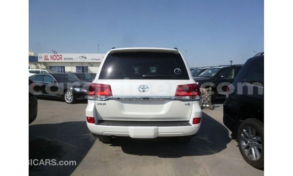 Buy Import Toyota Land Cruiser White Car in Import - Dubai in Conakry Buy Import Toyota Land Cruiser White Car in Import - Dubai in Conakry