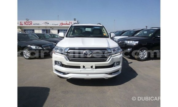 Buy Import Toyota Land Cruiser White Car in Import - Dubai in Conakry Buy Import Toyota Land Cruiser White Car in Import - Dubai in Conakry