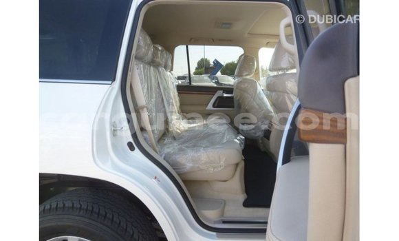 Buy Import Toyota Land Cruiser White Car in Import - Dubai in Conakry Buy Import Toyota Land Cruiser White Car in Import - Dubai in Conakry