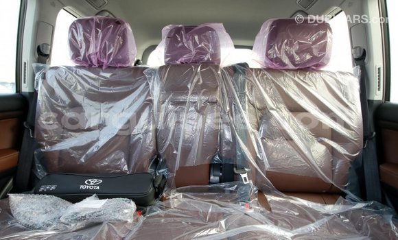 Acheter Import Voiture Toyota Land Cruiser Noir à Import - Dubai, Conakry Acheter Import Voiture Toyota Land Cruiser Noir à Import - Dubai, Conakry
