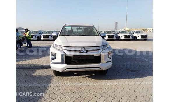 Acheter Import Voiture Mitsubishi L200 Blanc à Import - Dubai, Conakry Acheter Import Voiture Mitsubishi L200 Blanc à Import - Dubai, Conakry