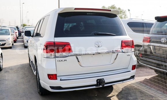 Buy Import Toyota Land Cruiser White Car in Import - Dubai in Conakry Buy Import Toyota Land Cruiser White Car in Import - Dubai in Conakry