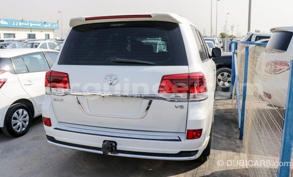 Buy Import Toyota Land Cruiser White Car in Import - Dubai in Conakry Buy Import Toyota Land Cruiser White Car in Import - Dubai in Conakry
