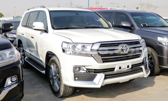 Buy Import Toyota Land Cruiser White Car in Import - Dubai in Conakry Buy Import Toyota Land Cruiser White Car in Import - Dubai in Conakry
