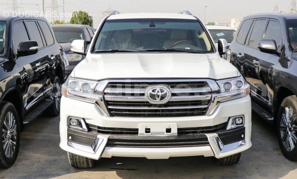 Buy Import Toyota Land Cruiser White Car in Import - Dubai in Conakry Buy Import Toyota Land Cruiser White Car in Import - Dubai in Conakry