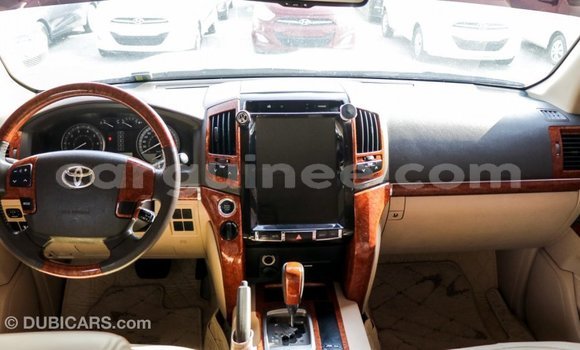 Buy Import Toyota Land Cruiser White Car in Import - Dubai in Conakry Buy Import Toyota Land Cruiser White Car in Import - Dubai in Conakry