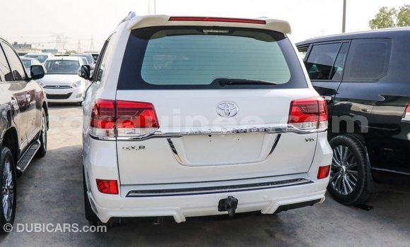 Buy Import Toyota Land Cruiser White Car in Import - Dubai in Conakry Buy Import Toyota Land Cruiser White Car in Import - Dubai in Conakry