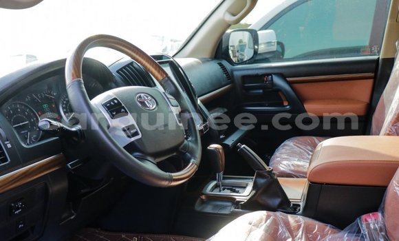 Buy Import Toyota Land Cruiser Black Car in Import - Dubai in Conakry Buy Import Toyota Land Cruiser Black Car in Import - Dubai in Conakry