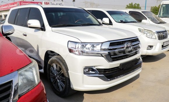Buy Import Toyota Land Cruiser White Car in Import - Dubai in Conakry Buy Import Toyota Land Cruiser White Car in Import - Dubai in Conakry