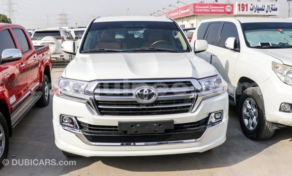 Buy Import Toyota Land Cruiser White Car in Import - Dubai in Conakry Buy Import Toyota Land Cruiser White Car in Import - Dubai in Conakry