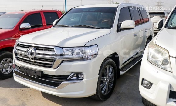 Buy Import Toyota Land Cruiser White Car in Import - Dubai in Conakry Buy Import Toyota Land Cruiser White Car in Import - Dubai in Conakry