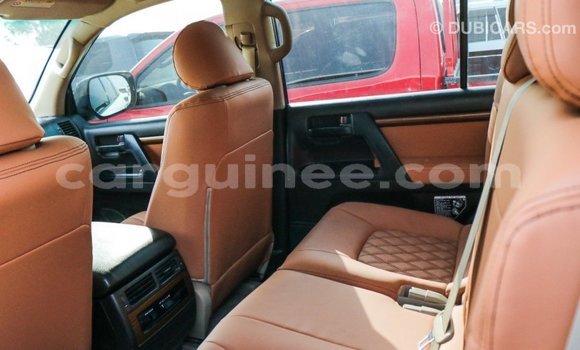Buy Import Toyota Land Cruiser White Car in Import - Dubai in Conakry Buy Import Toyota Land Cruiser White Car in Import - Dubai in Conakry