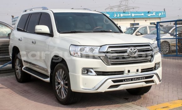 Buy Import Toyota Land Cruiser White Car in Import - Dubai in Conakry Buy Import Toyota Land Cruiser White Car in Import - Dubai in Conakry