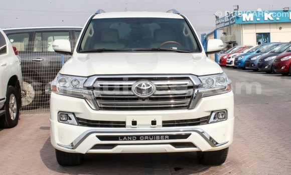 Buy Import Toyota Land Cruiser White Car in Import - Dubai in Conakry Buy Import Toyota Land Cruiser White Car in Import - Dubai in Conakry